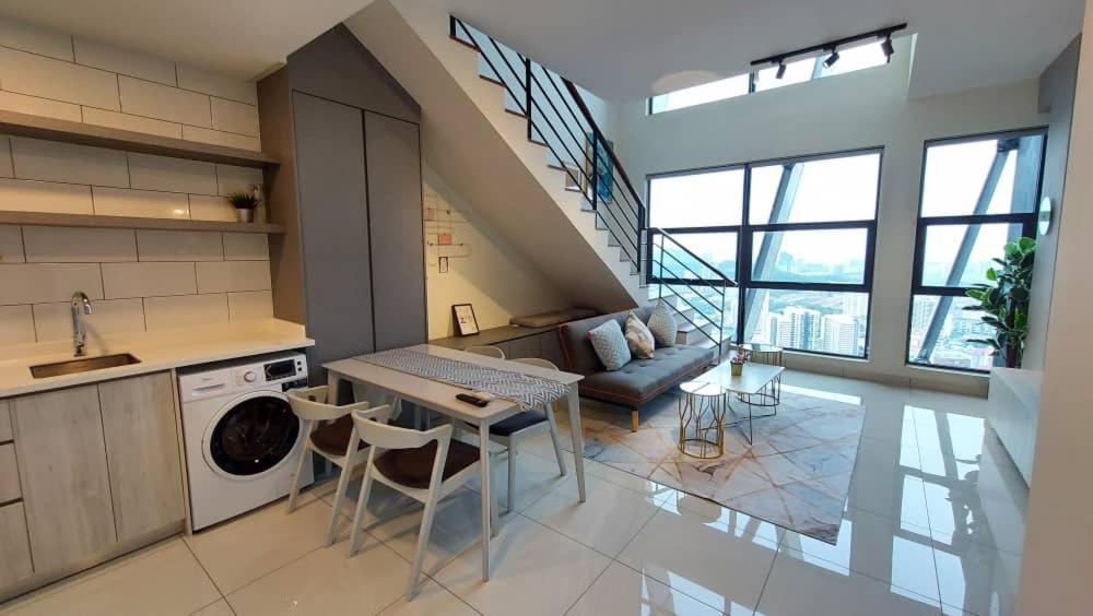 Arte Mont Kiara Host By Host Corner Suites Куала-Лумпур Экстерьер фото