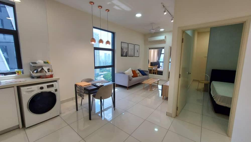 Arte Mont Kiara Host By Host Corner Suites Куала-Лумпур Экстерьер фото