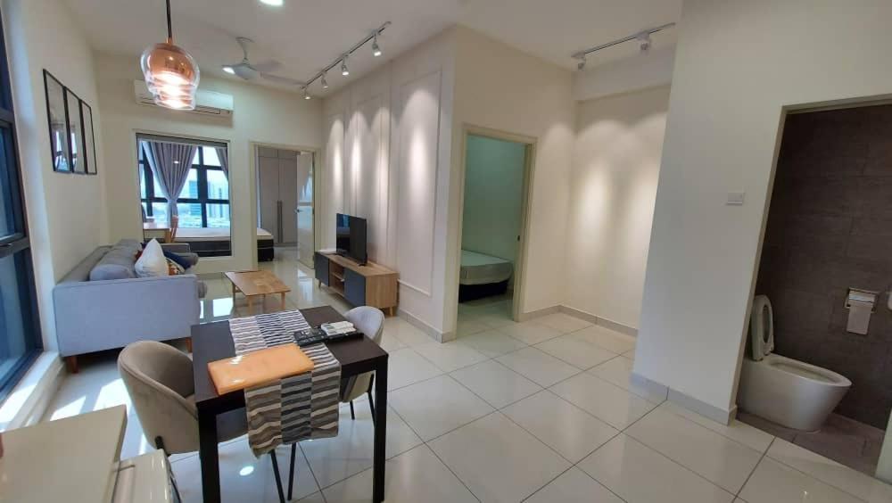 Arte Mont Kiara Host By Host Corner Suites Куала-Лумпур Экстерьер фото